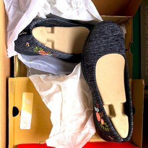 Skechers flex memory foam size 11